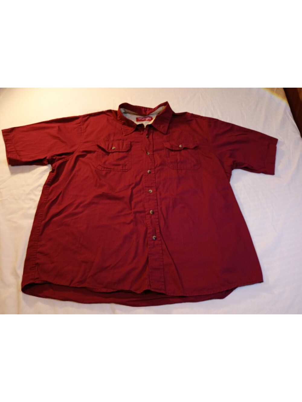 Wrangler Men's XL Short Sleeve Button-Up Shirt Burgundy 100% Cotton